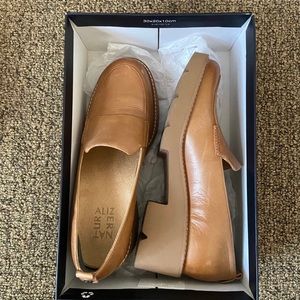 Naturalizer Darry Leather Lude Sole Loafer Shoes